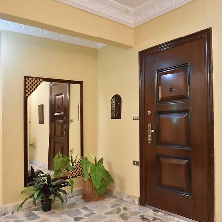 Two-Bedroom Apartment At Mohamed Farid Street 카이로 외부 사진