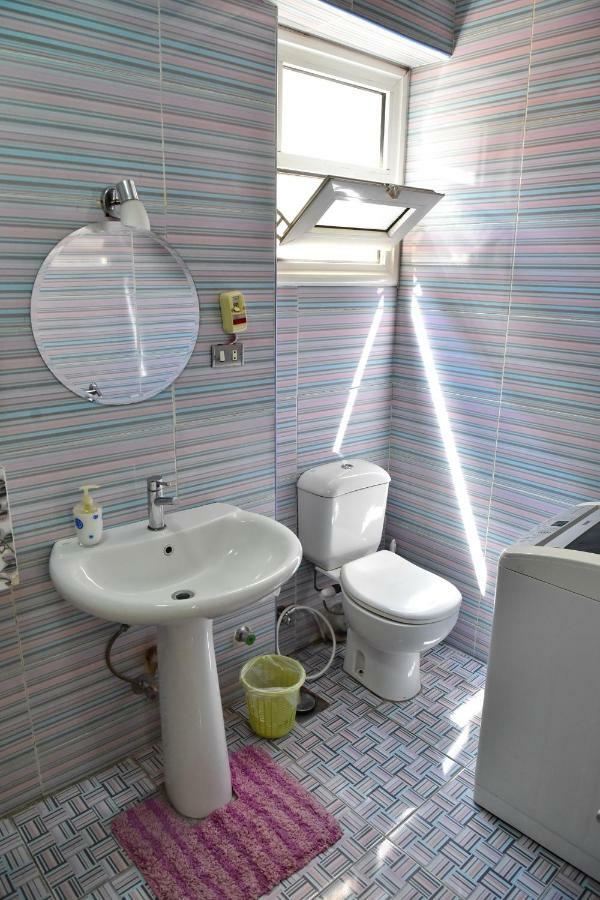 Two-Bedroom Apartment At Mohamed Farid Street 카이로 외부 사진