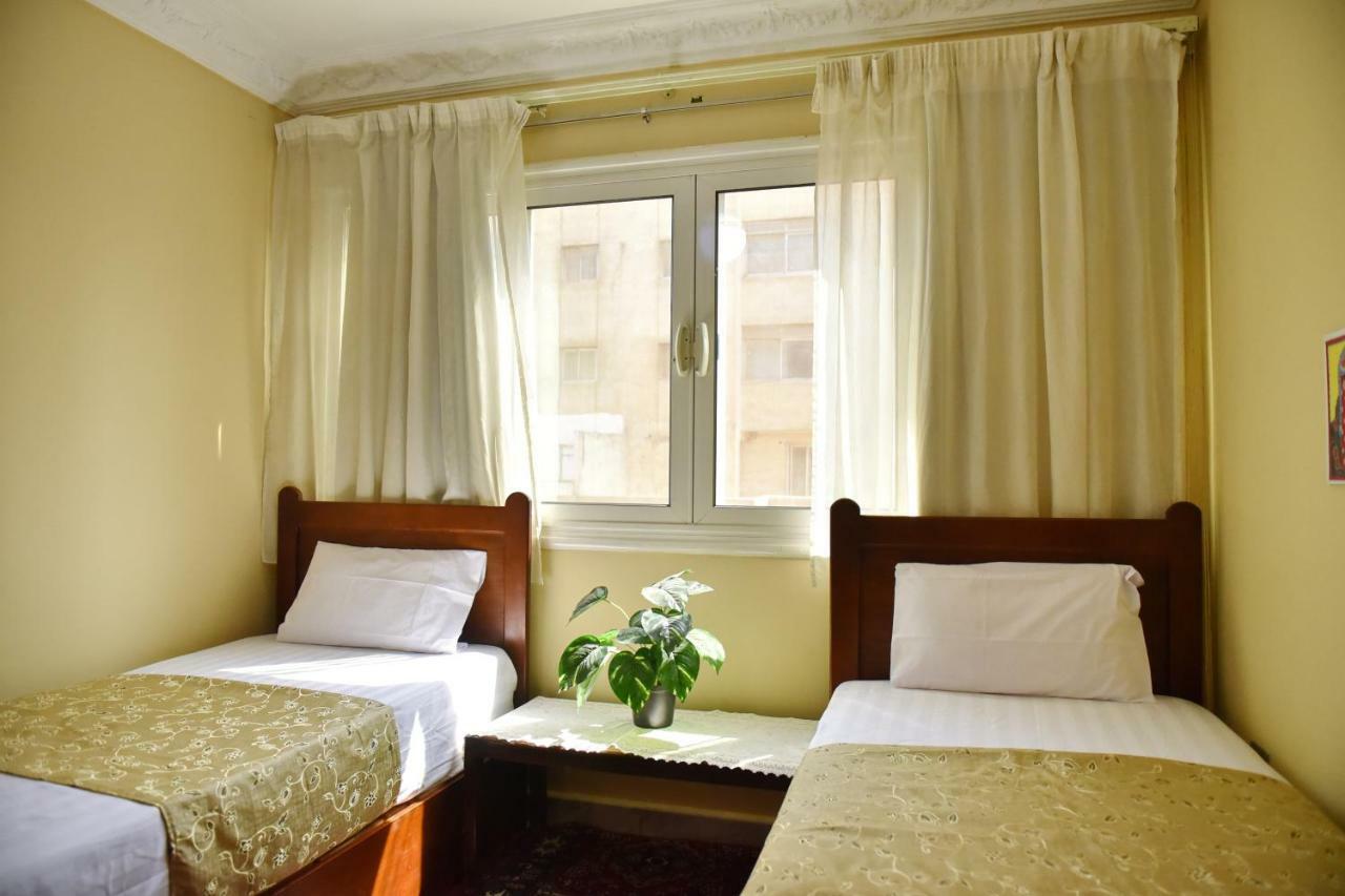 Two-Bedroom Apartment At Mohamed Farid Street 카이로 외부 사진