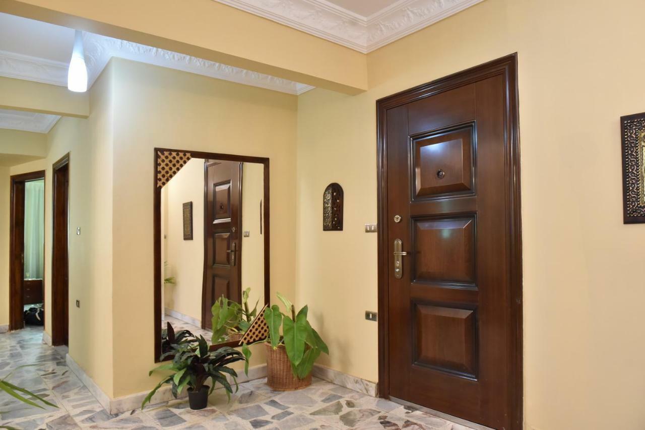 Two-Bedroom Apartment At Mohamed Farid Street 카이로 외부 사진