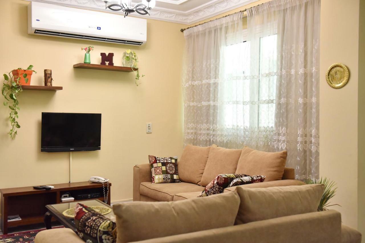 Two-Bedroom Apartment At Mohamed Farid Street 카이로 외부 사진