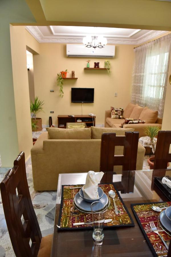 Two-Bedroom Apartment At Mohamed Farid Street 카이로 외부 사진